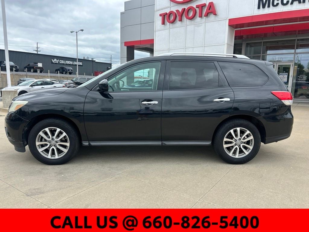 2016 Nissan Pathfinder SV