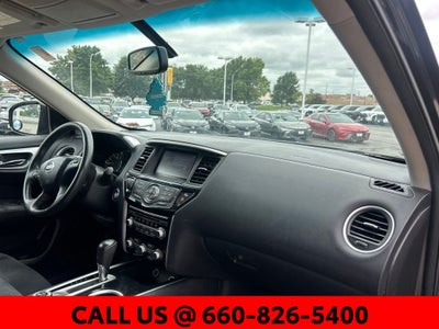 2016 Nissan Pathfinder SV