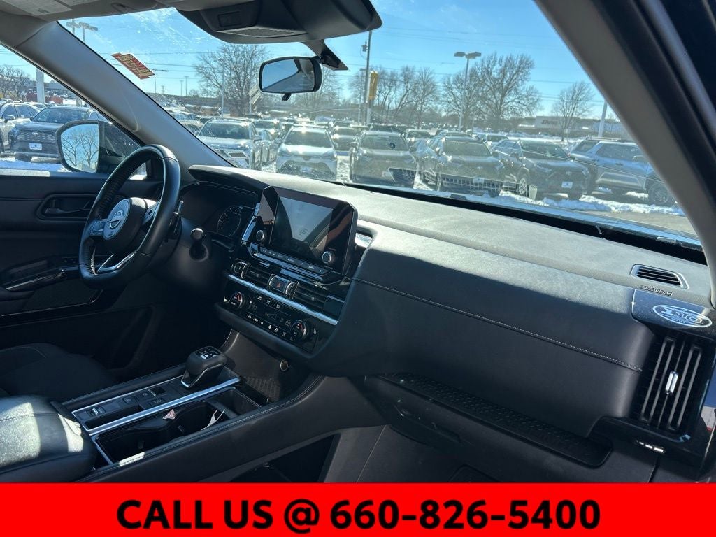 2024 Nissan Pathfinder SV