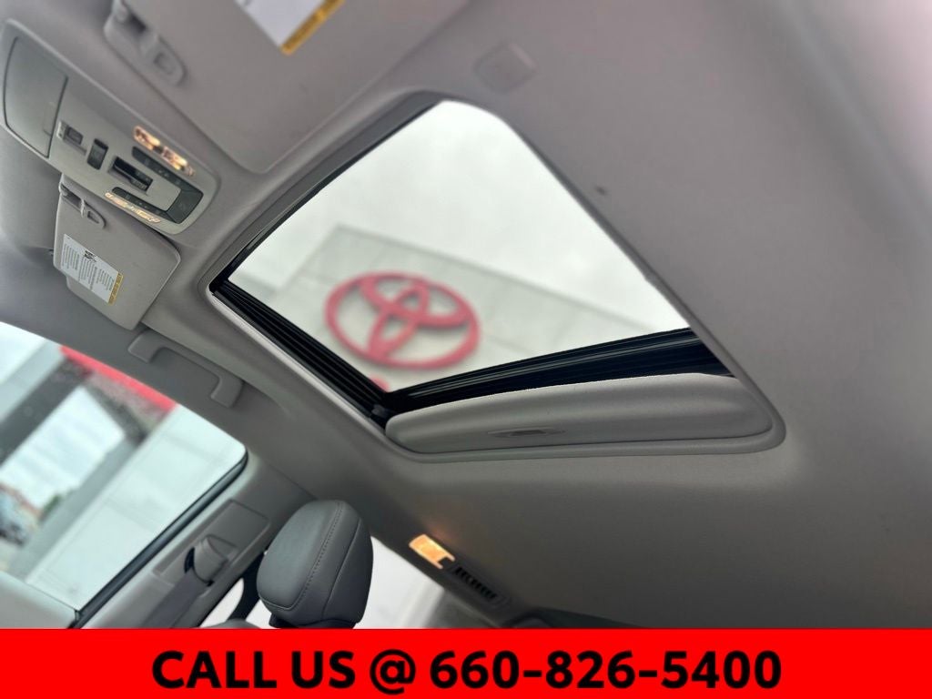 2024 Toyota Sienna XLE 8 Passenger