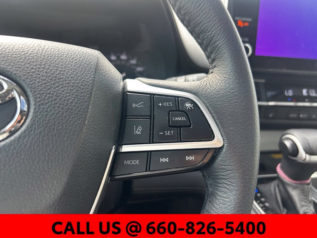 2025 Toyota Sienna XLE 8 Passenger