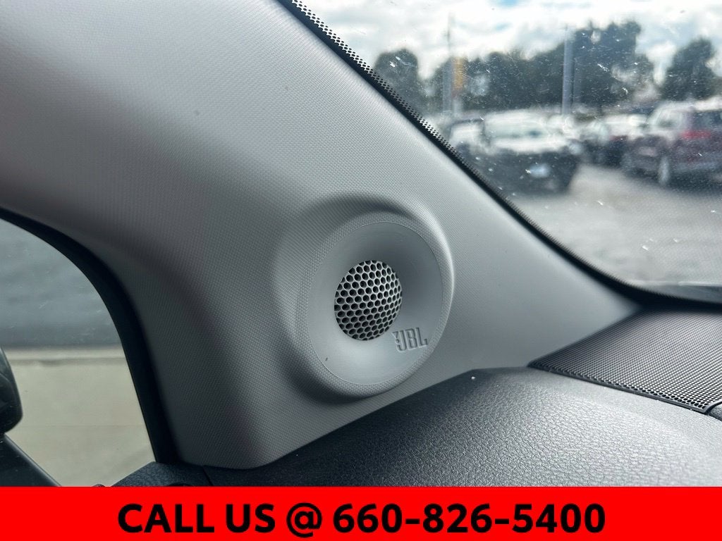 2025 Toyota Sienna XLE 8 Passenger