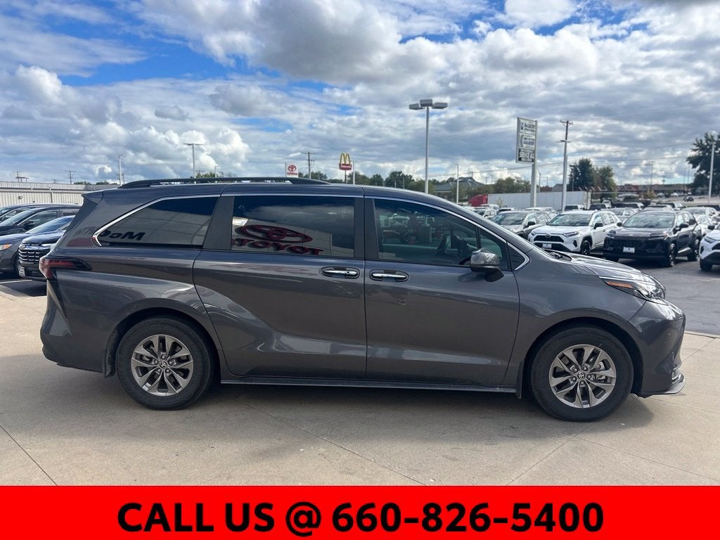 2025 Toyota Sienna XLE 8 Passenger