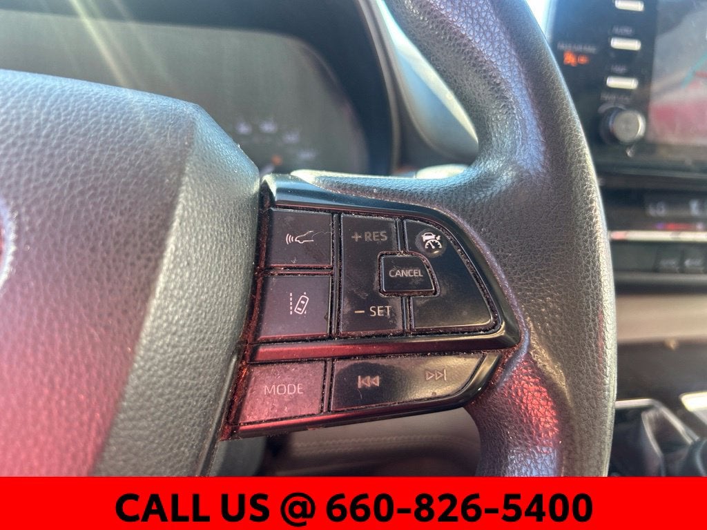 2022 Toyota Sienna LE 8 Passenger
