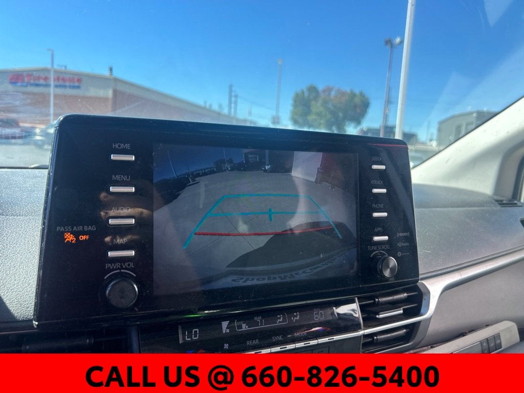 2022 Toyota Sienna LE 8 Passenger