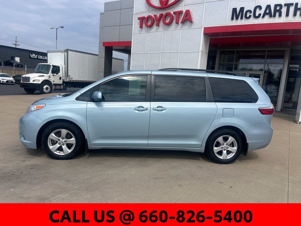 2017 Toyota Sienna LE 8 Passenger