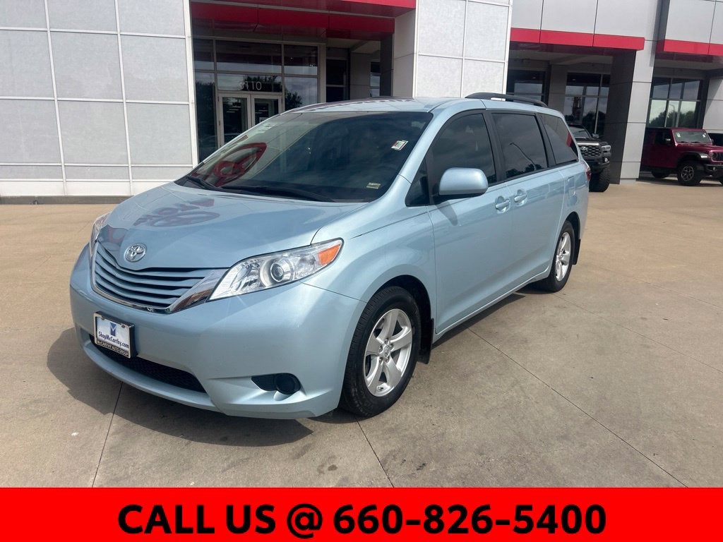 2017 Toyota Sienna LE 8 Passenger