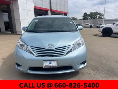 2017 Toyota Sienna LE 8 Passenger