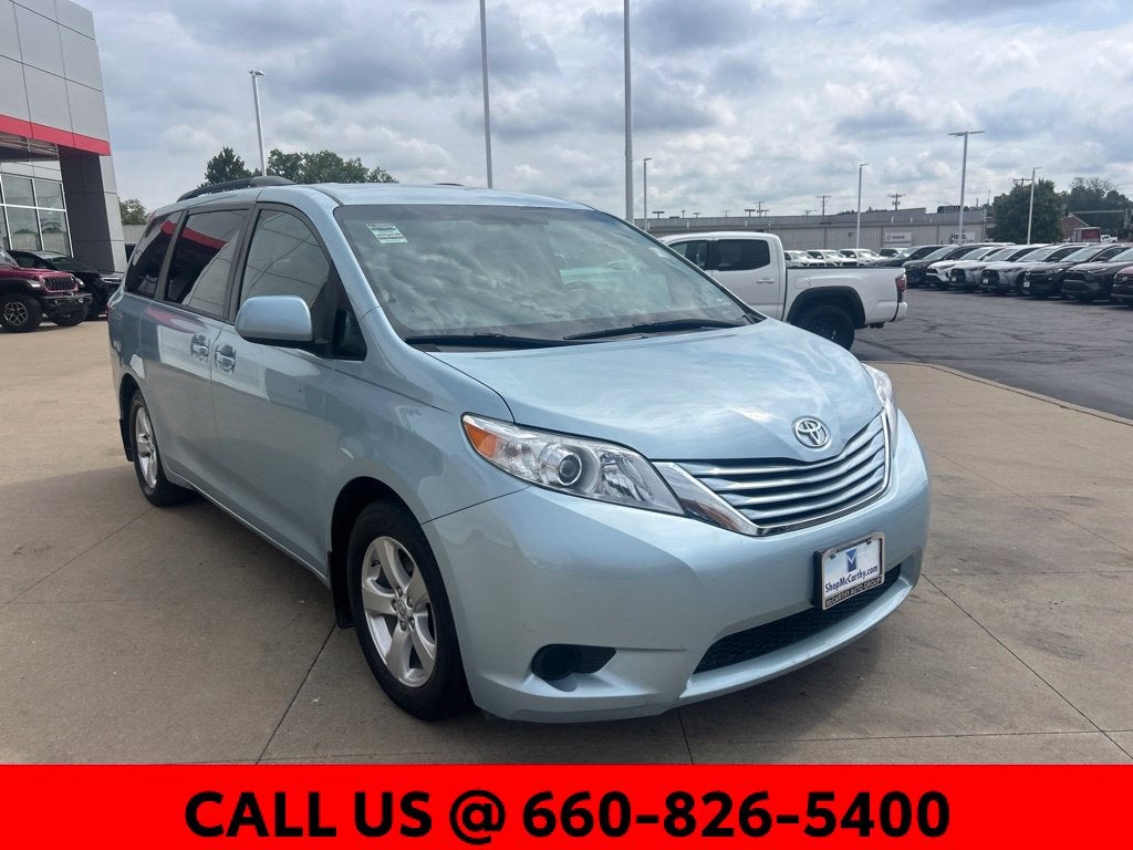 2017 Toyota Sienna LE 8 Passenger