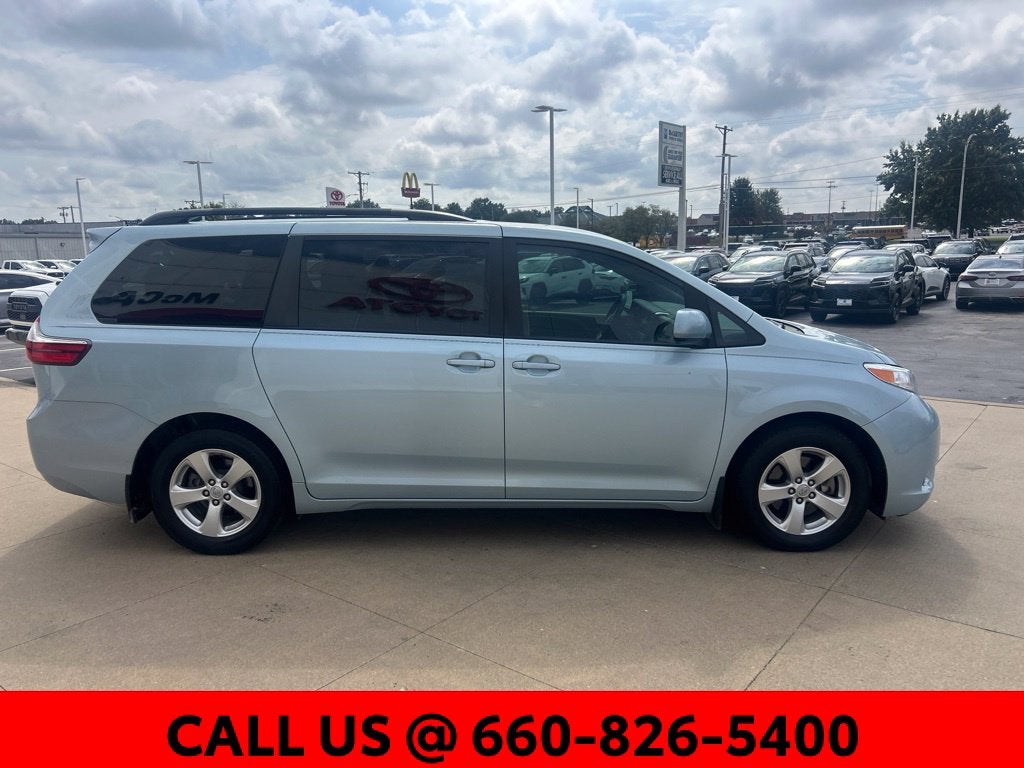 2017 Toyota Sienna LE 8 Passenger
