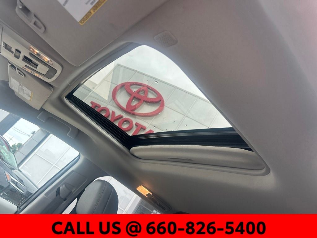2023 Toyota Sienna XLE 8 Passenger