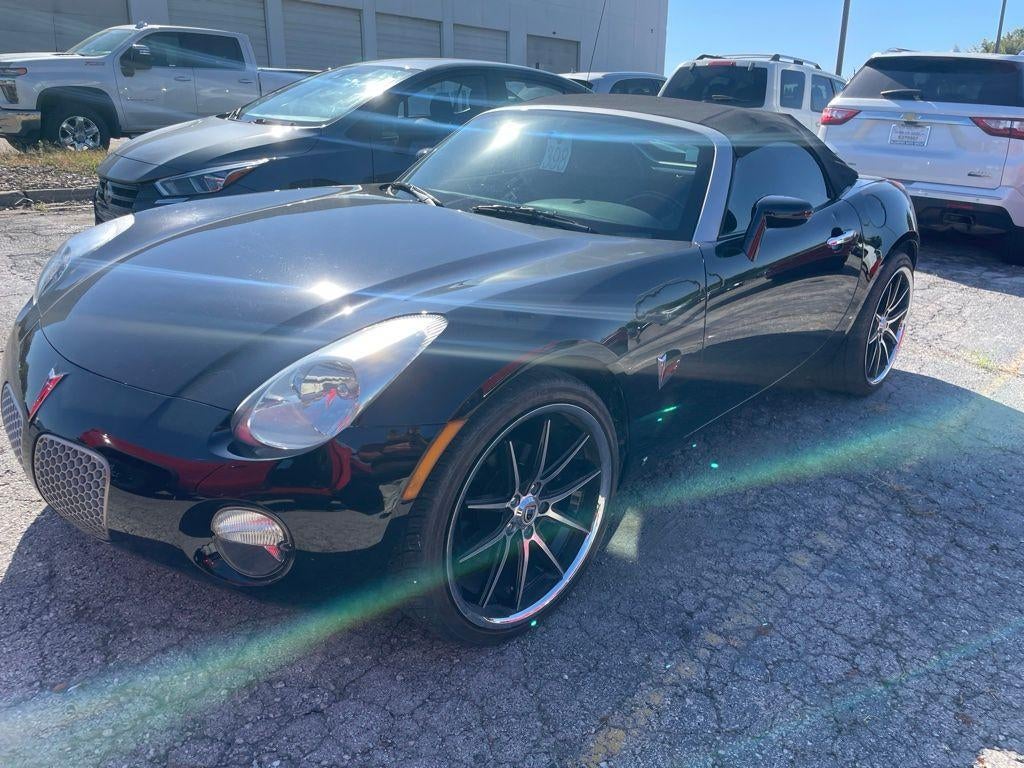 Used 2007 Pontiac Solstice Base with VIN 1G2MB35B77Y126718 for sale in Kansas City