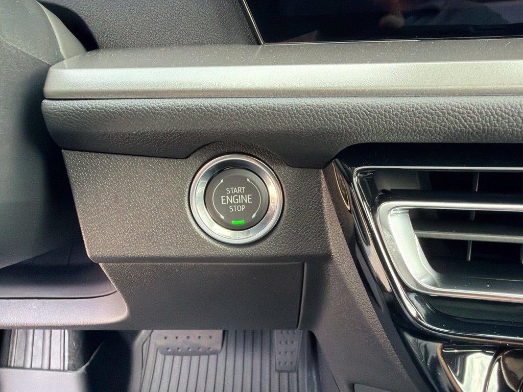 2027 Chevrolet Traverse LT - Photo 31