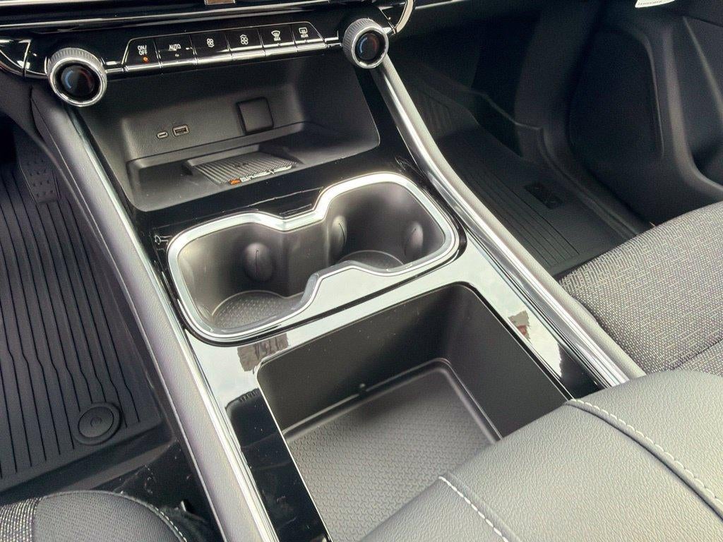 2027 Chevrolet Traverse LT - Photo 33