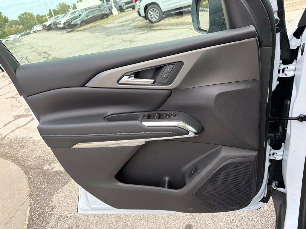 2027 Chevrolet Traverse LT - Photo 35