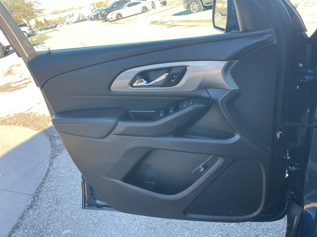 2023 Chevrolet Traverse LT