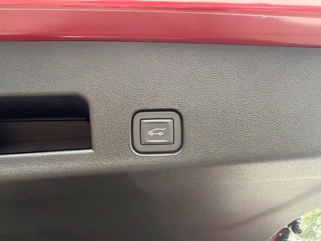 2027 Chevrolet Traverse Z71 - Photo 12