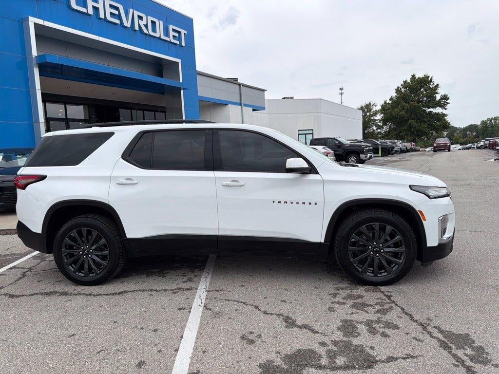 Used 2023 Chevrolet Traverse RS with VIN 1GNEVJKW2PJ233226 for sale in Kansas City