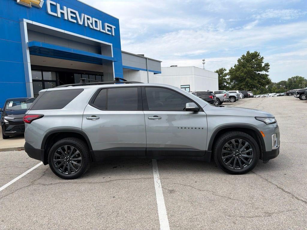 Used 2023 Chevrolet Traverse RS with VIN 1GNEVJKW7PJ258154 for sale in Kansas City