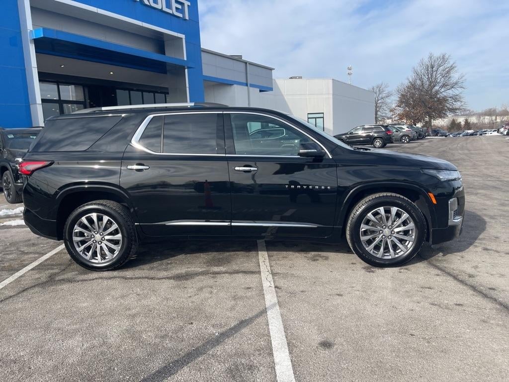 Used 2022 Chevrolet Traverse Premier with VIN 1GNEVKKW9NJ145003 for sale in Kansas City