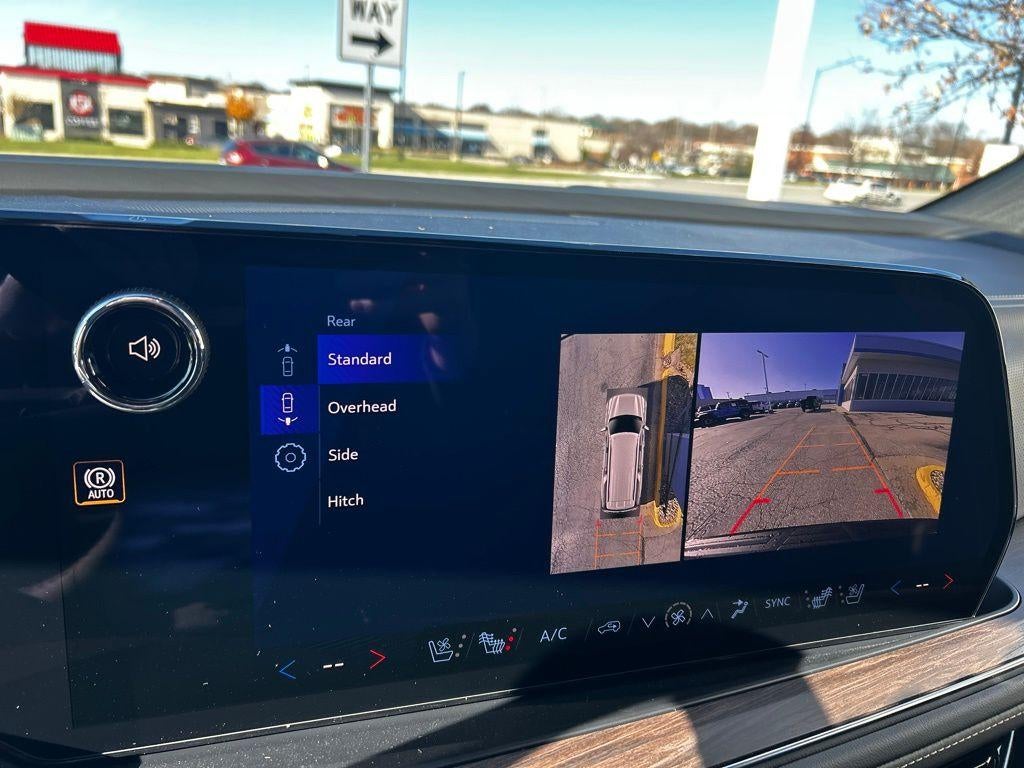 2026 Chevrolet Suburban Premier - Photo 13