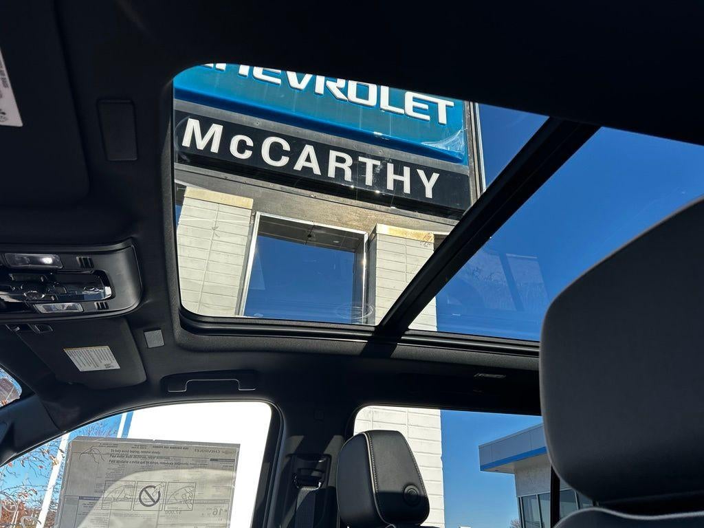 2026 Chevrolet Suburban Premier - Photo 17
