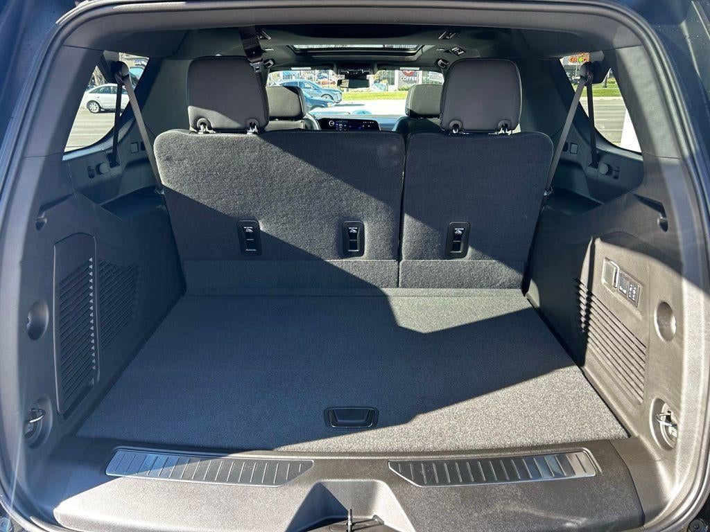 2026 Chevrolet Suburban Premier - Photo 23
