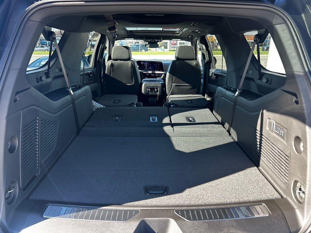 2026 Chevrolet Suburban Premier - Photo 25
