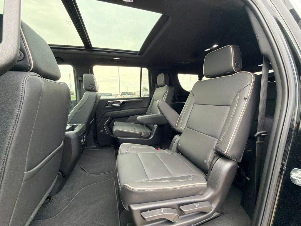 2026 Chevrolet Suburban Premier - Photo 31