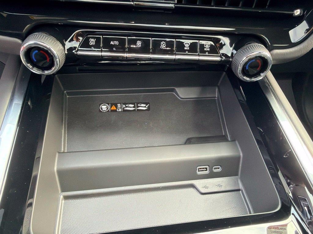 2027 Chevrolet Tahoe Premier - Photo 32
