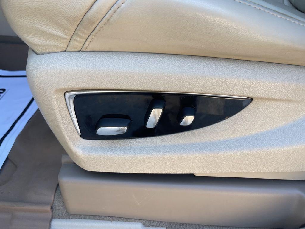 2017 Cadillac Escalade Base