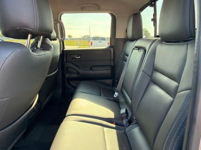 2025 Nissan Frontier SV