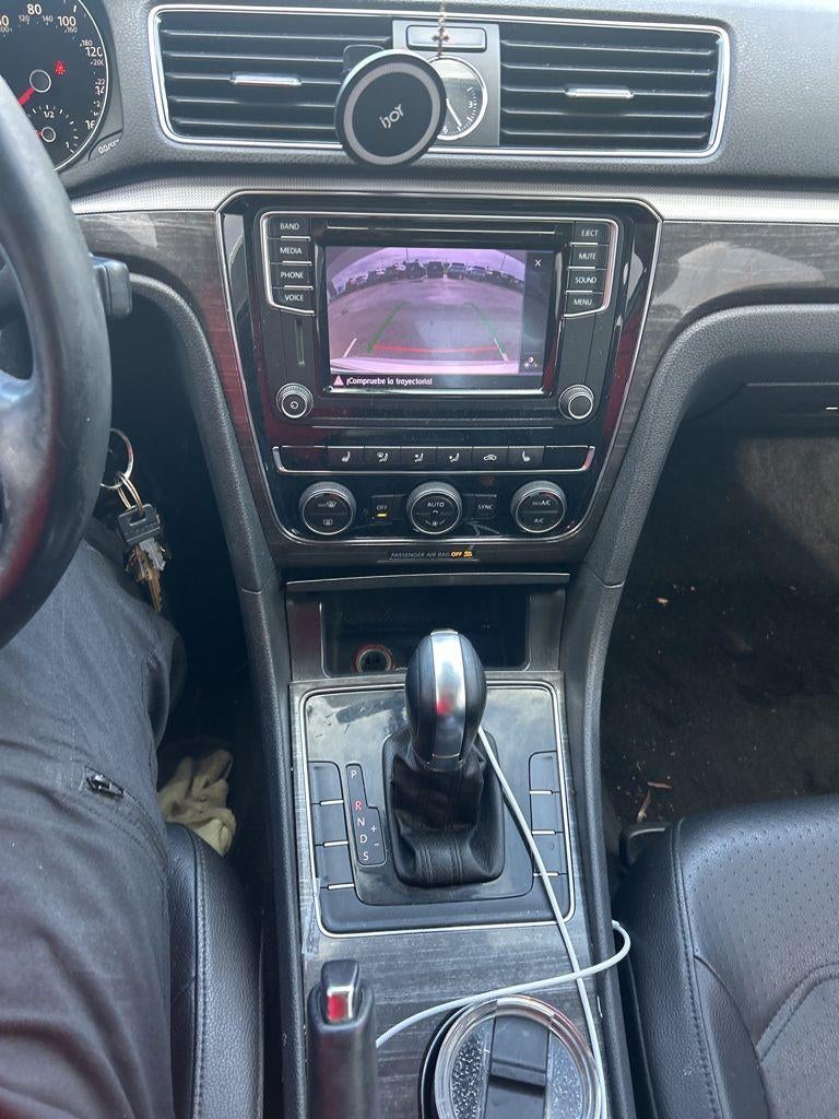 2016 Volkswagen Passat 1.8T SE