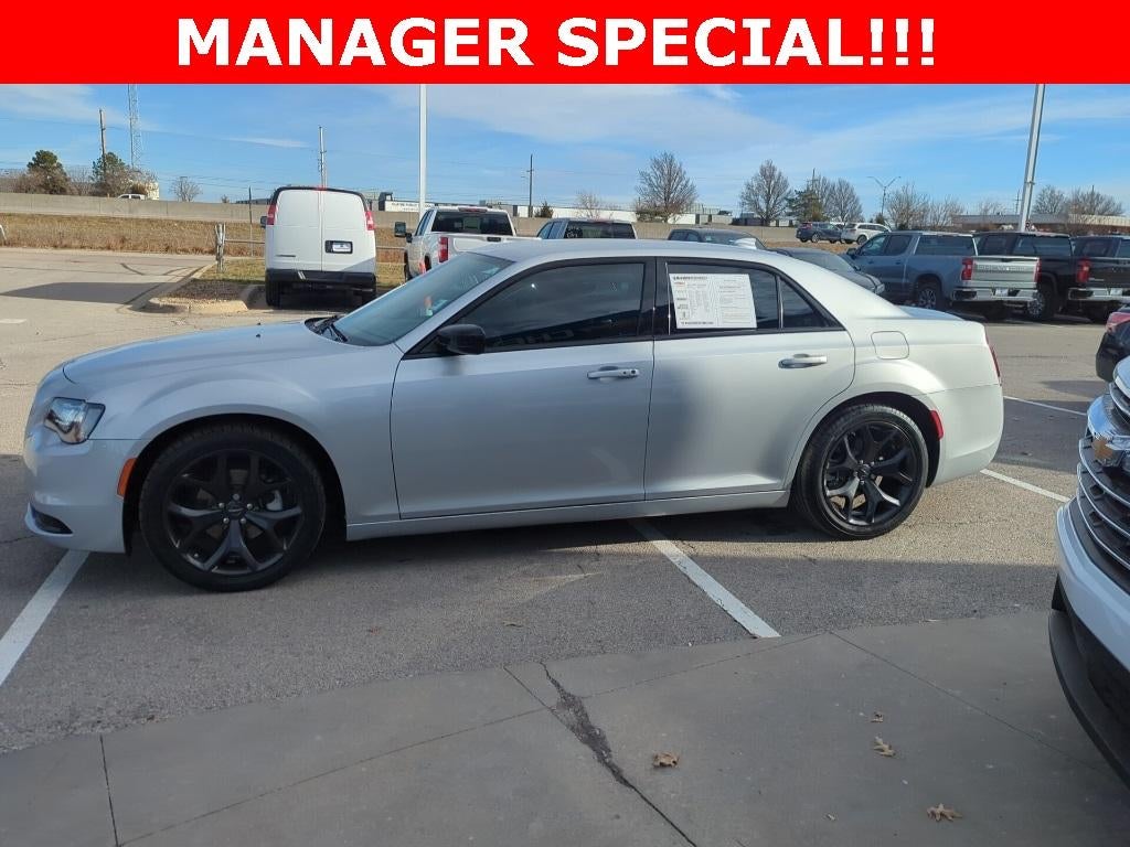 2022 Chrysler 300 Touring