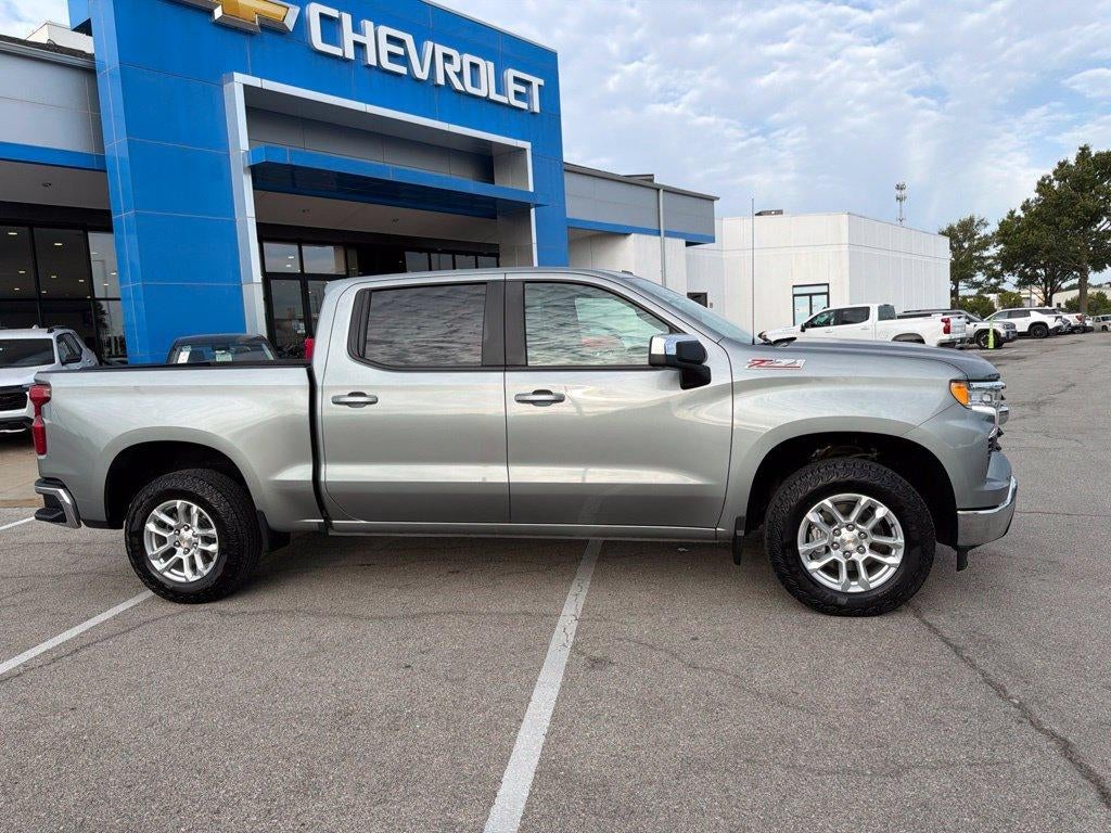 Certified 2025 Chevrolet Silverado 1500 LT with VIN 2GCUKDED5S1183403 for sale in Kansas City