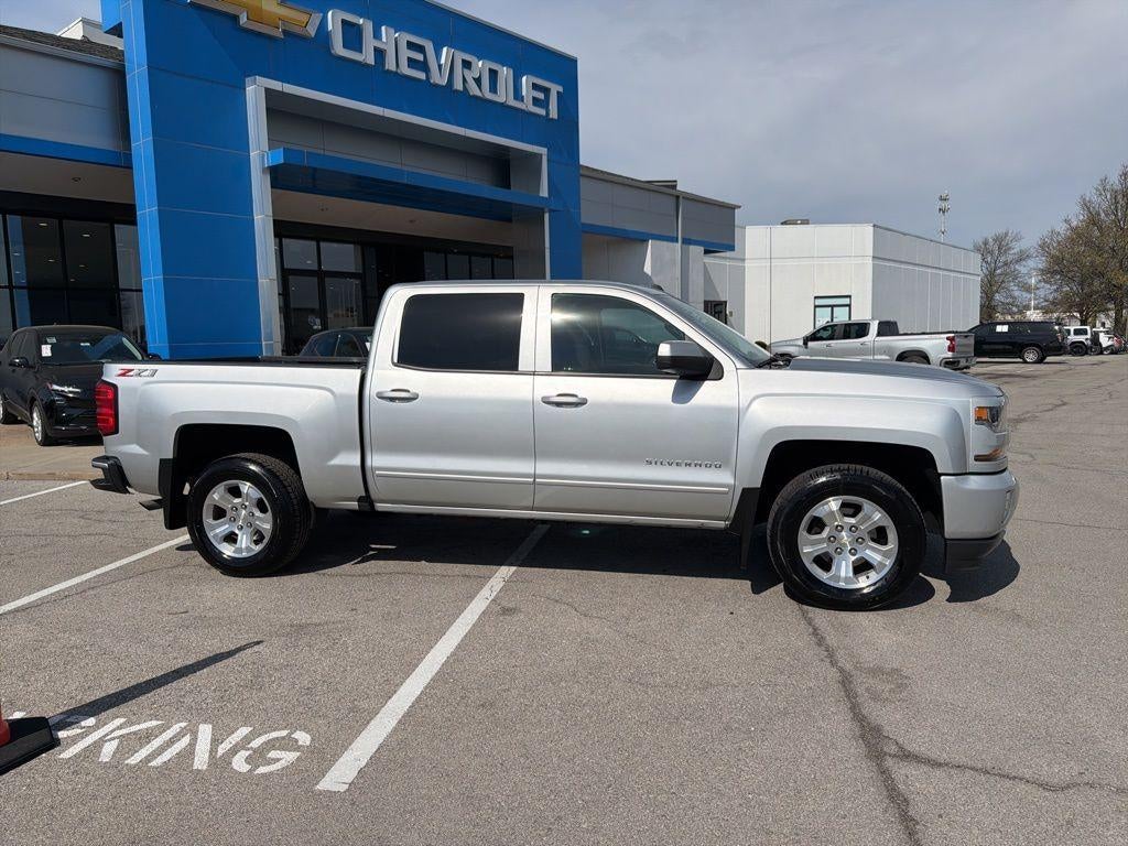 Used 2018 Chevrolet Silverado 1500 LT with VIN 3GCUKREC9JG471466 for sale in Kansas City