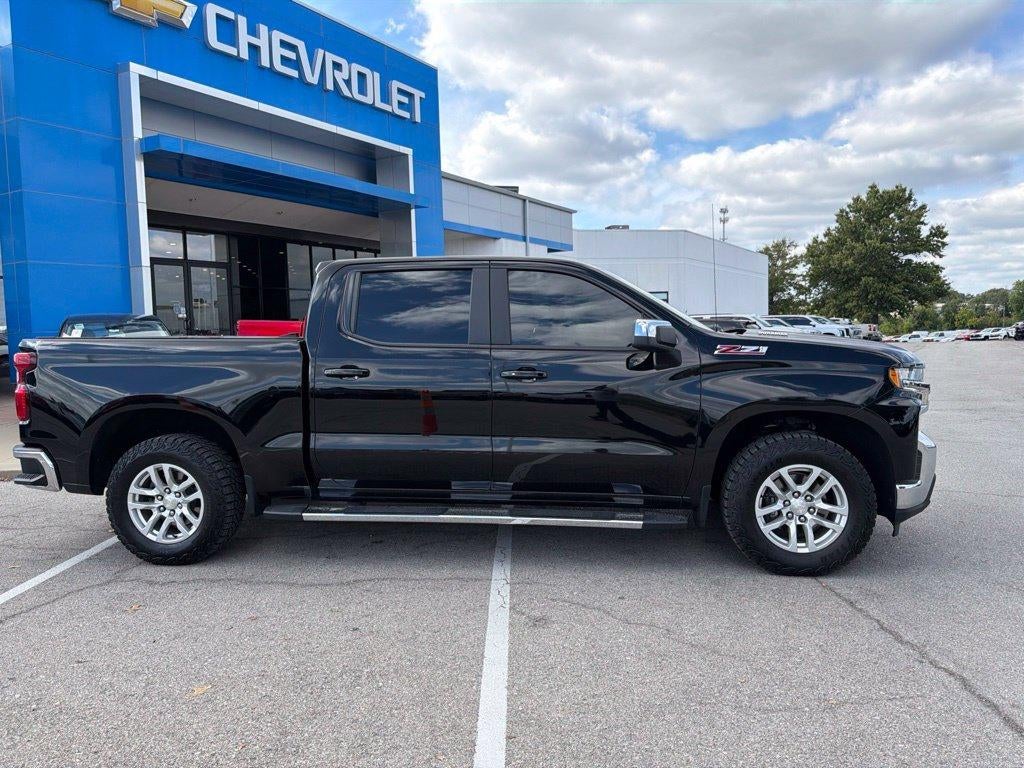 Used 2021 Chevrolet Silverado 1500 LT with VIN 3GCUYDET9MG242727 for sale in Kansas City