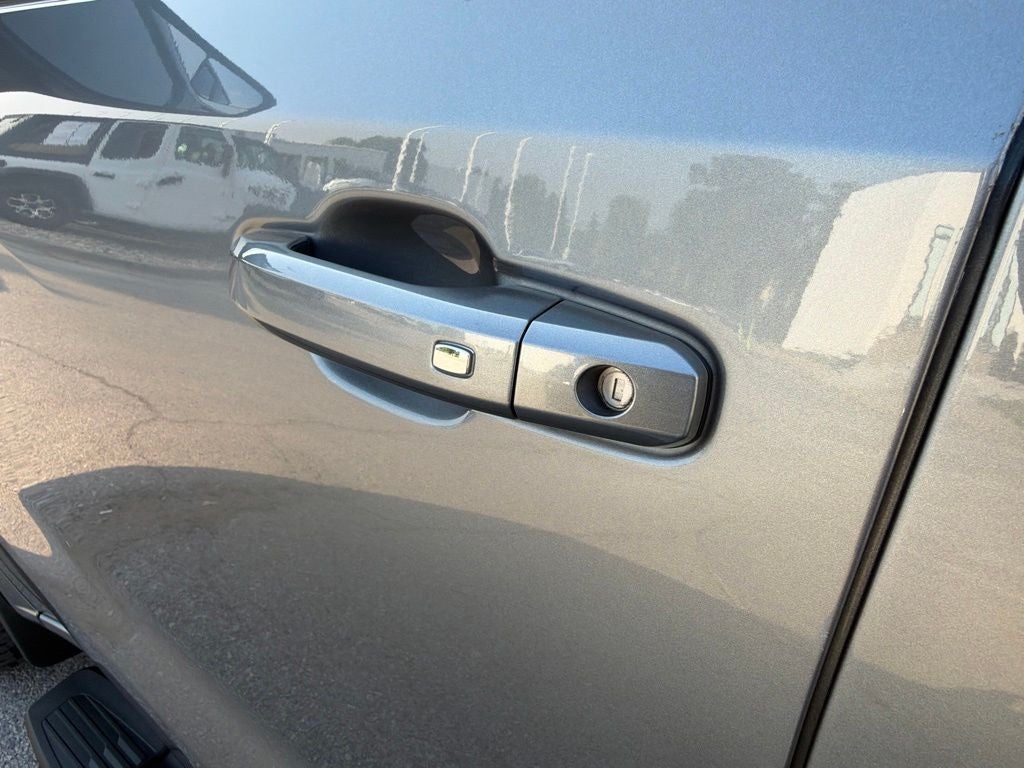 2021 Chevrolet Silverado 1500 RST - Photo 11