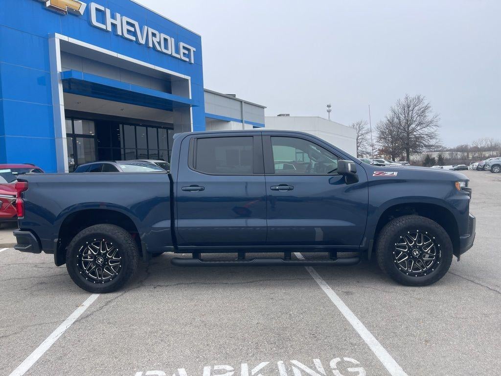 Used 2020 Chevrolet Silverado 1500 RST with VIN 3GCUYEET8LG135639 for sale in Kansas City