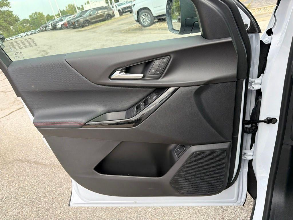 2027 Chevrolet Equinox RS - Photo 32