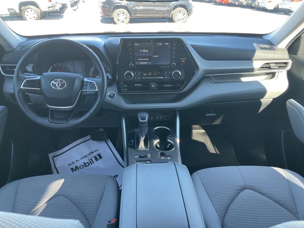 2022 Toyota HIGHLANDER LE