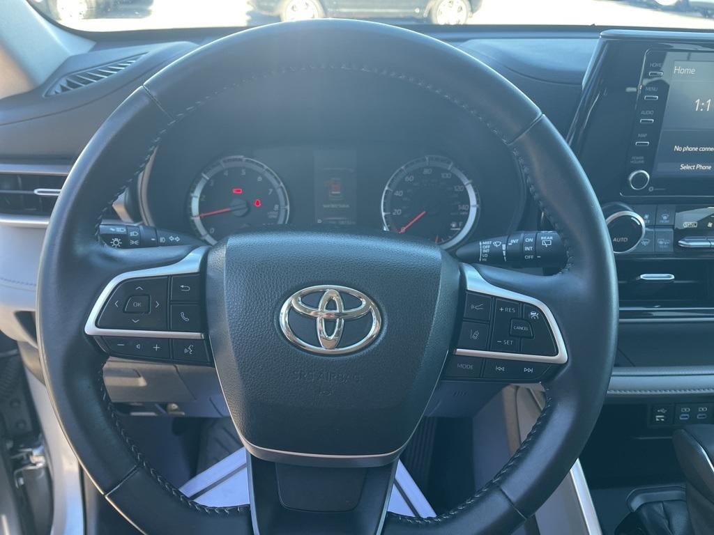 2022 Toyota HIGHLANDER LE