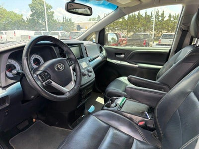 2017 Toyota Sienna SE Premium