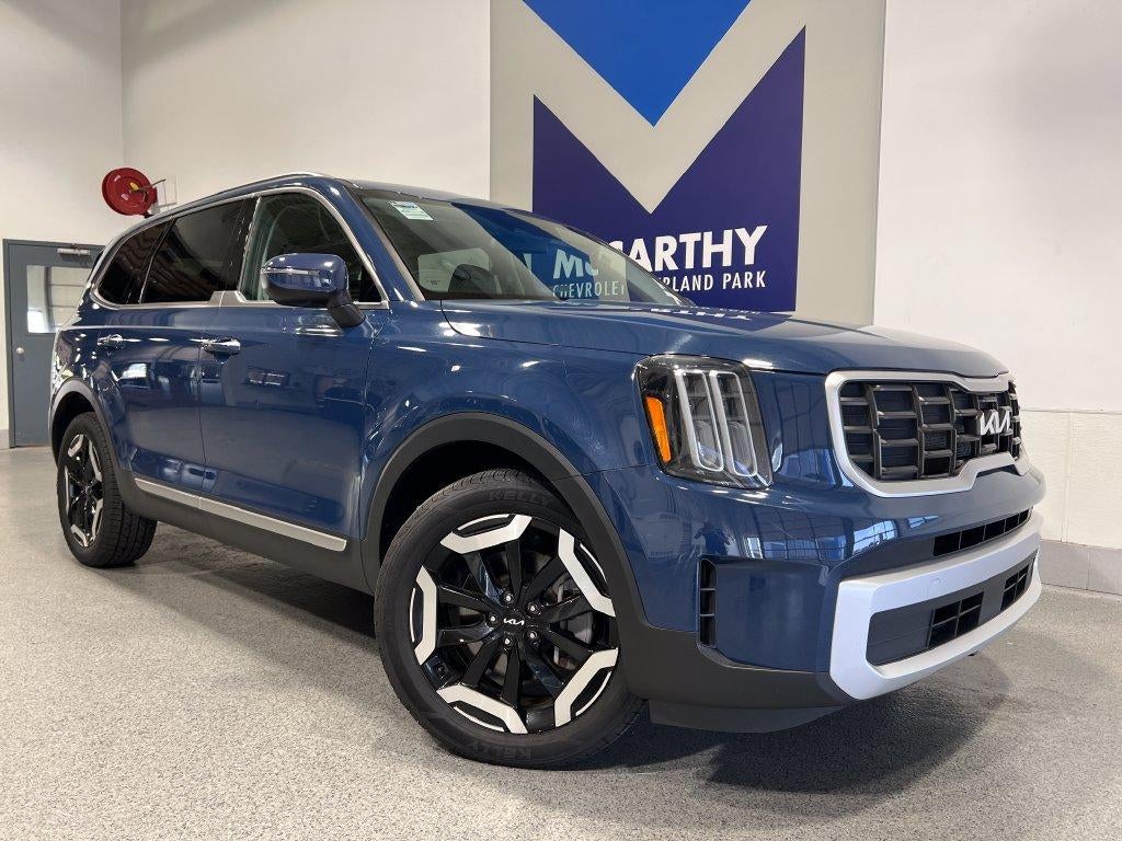 Used 2025 Kia Telluride S with VIN 5XYP64GC6SG570912 for sale in Kansas City