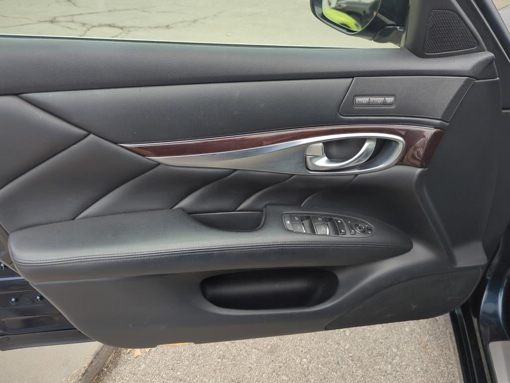 2016 INFINITI Q70L 3.7X