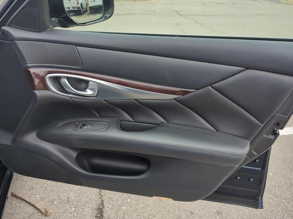 2016 INFINITI Q70L 3.7X