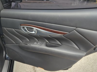 2016 INFINITI Q70L 3.7X