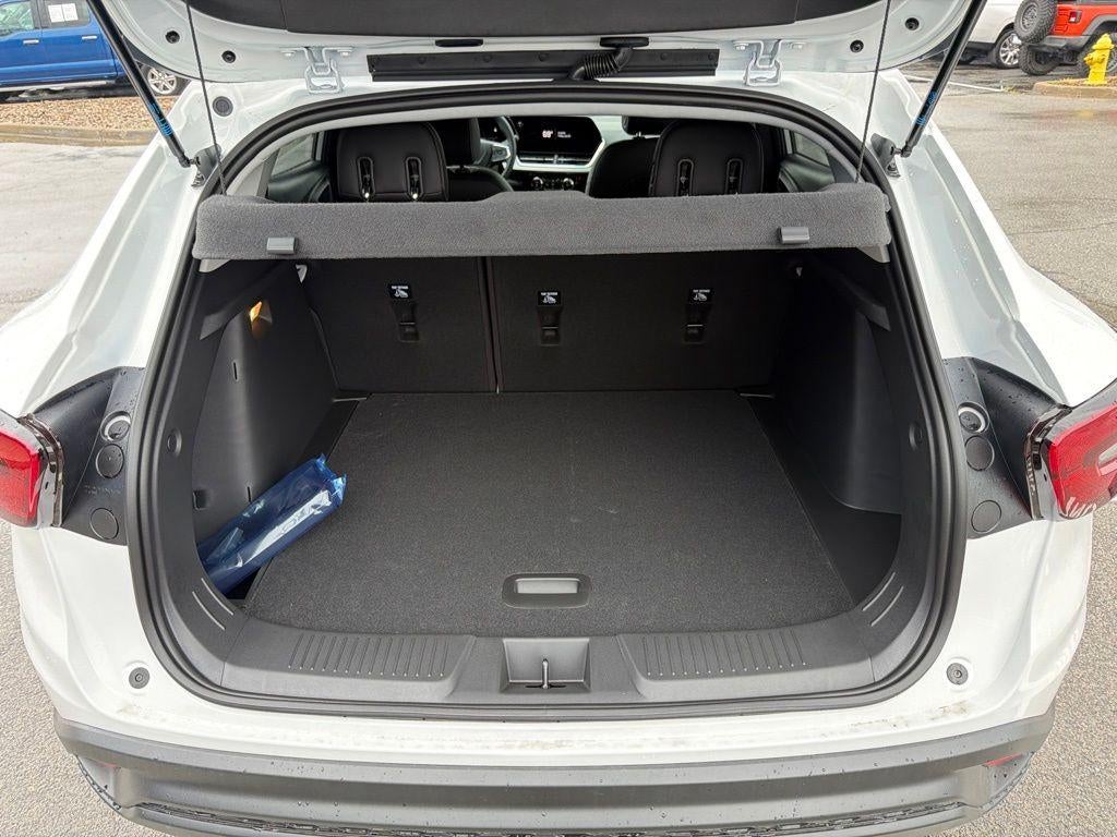 2026 Chevrolet Trax LT - Photo 11