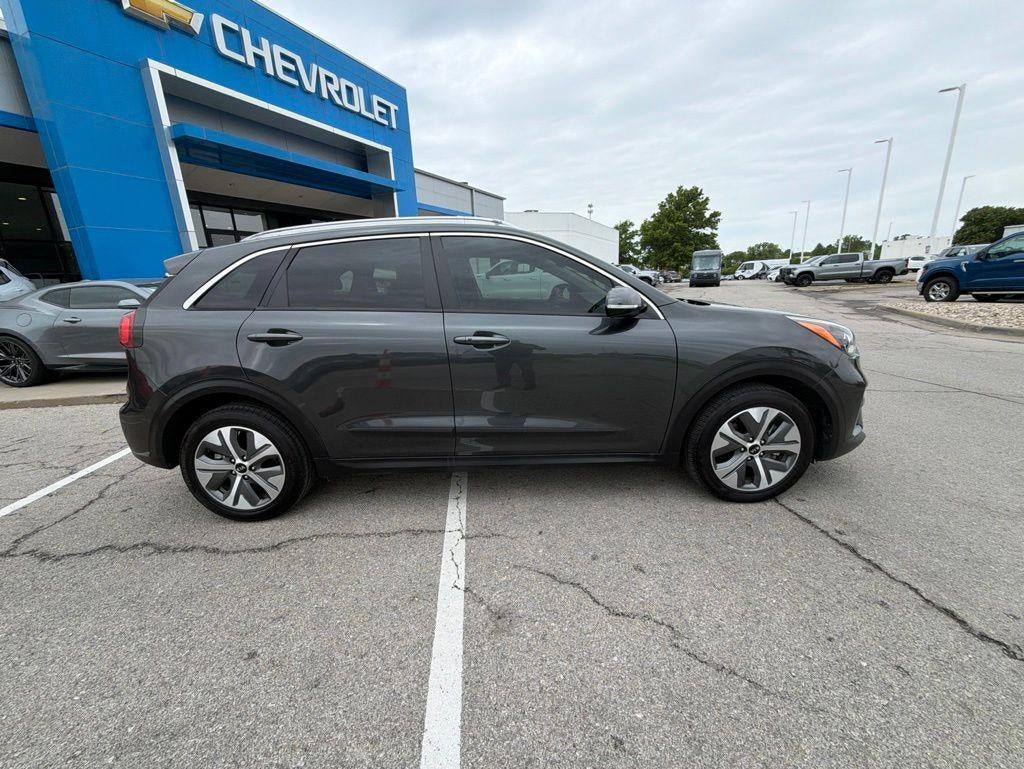 Used 2021 Kia Niro EX Premium with VIN KNDCE3LG8M5102583 for sale in Olathe, KS