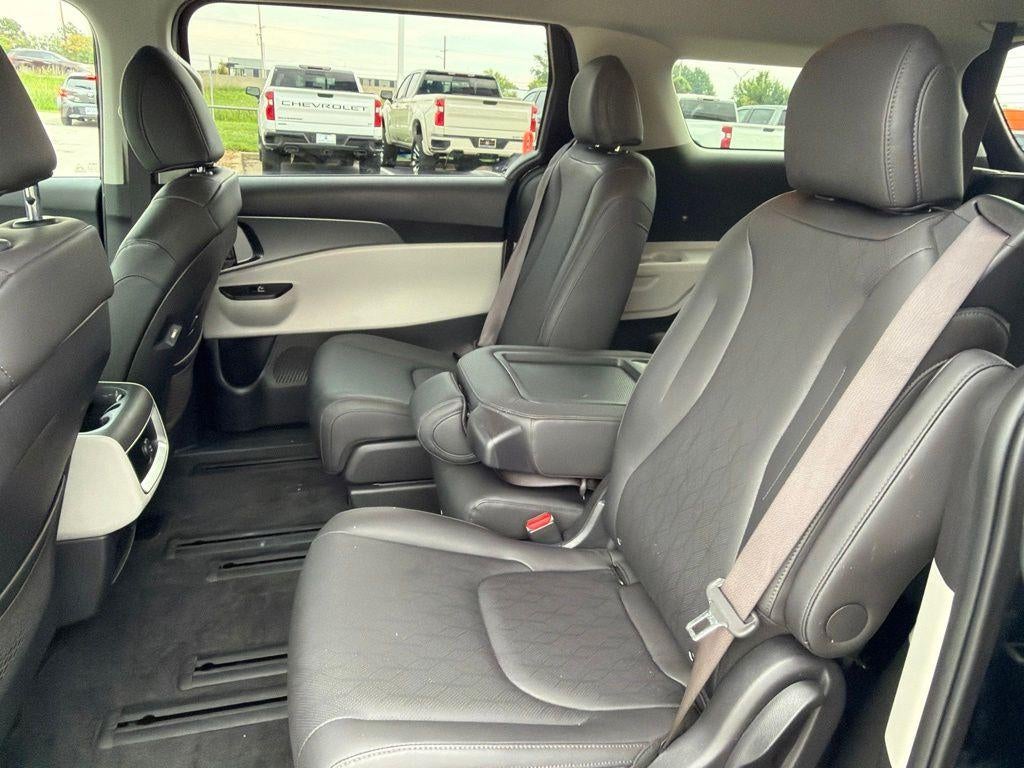 2024 Kia Carnival LX Seat Package